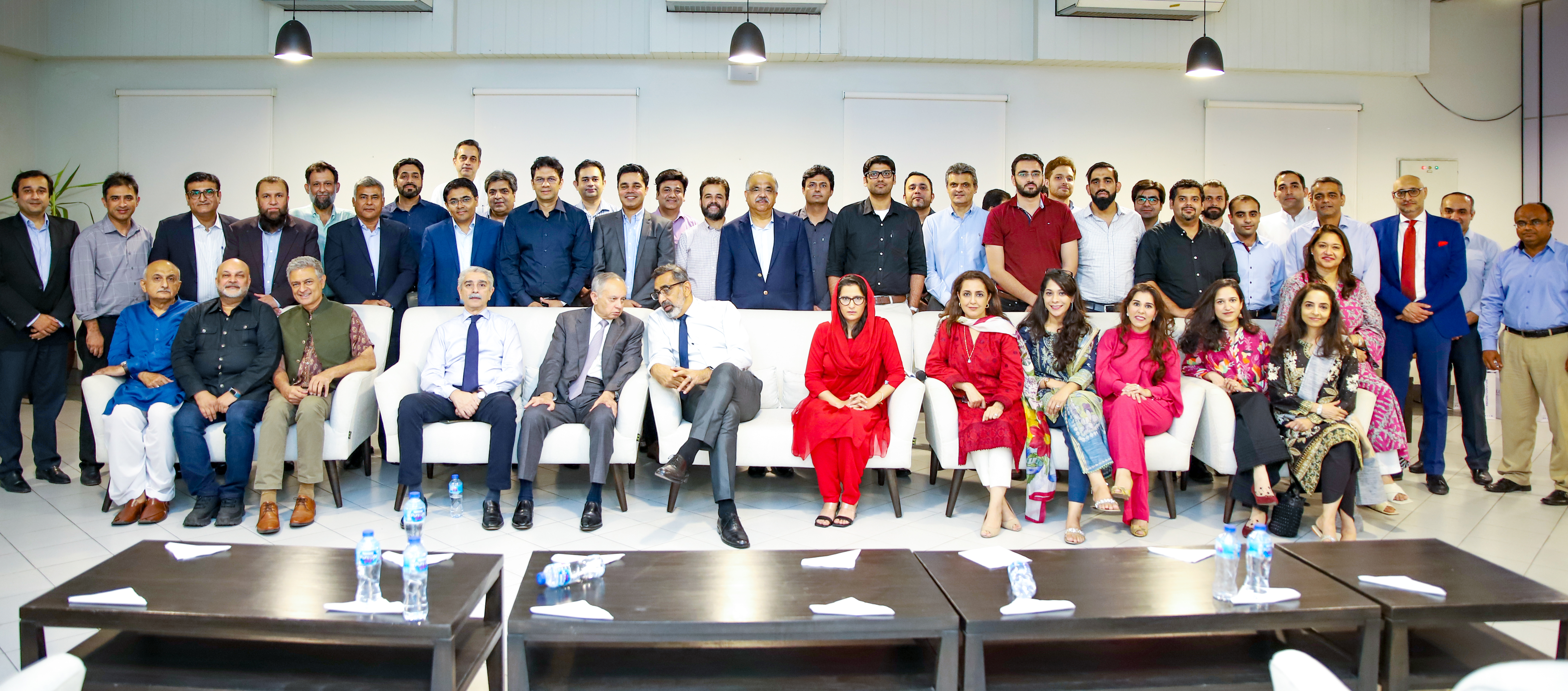 A group photo of all the SDSB Lumnities Association members in attendance and the LUMS leadership